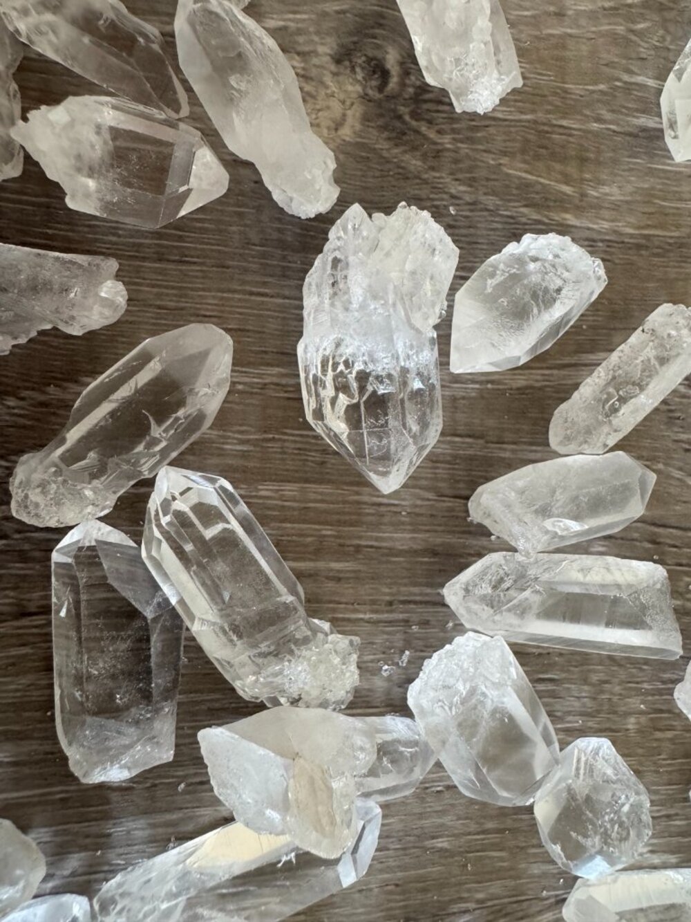 1/2 Lbs of Pointed Clear Quartz Crystals